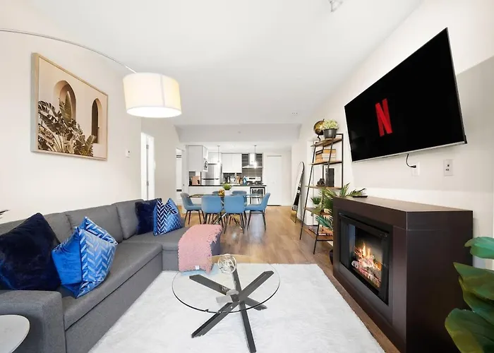 Dazzling Condo By Stadium Downtown With Free Parking