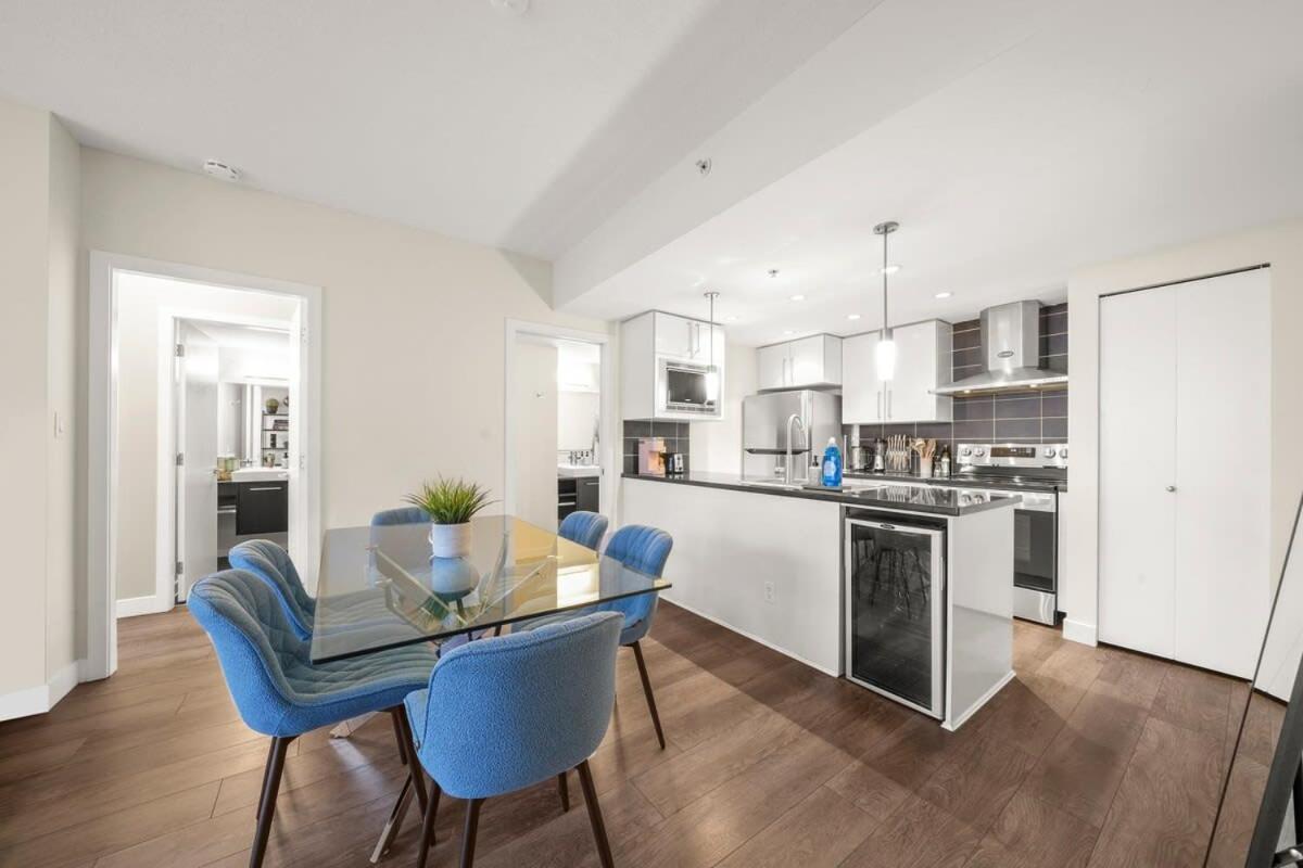 Dazzling By Stadium Downtown With Free Parking Ferienhaus Vancouver