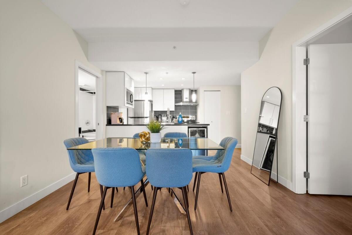 Ferienhaus Dazzling By Stadium Downtown With Free Parking